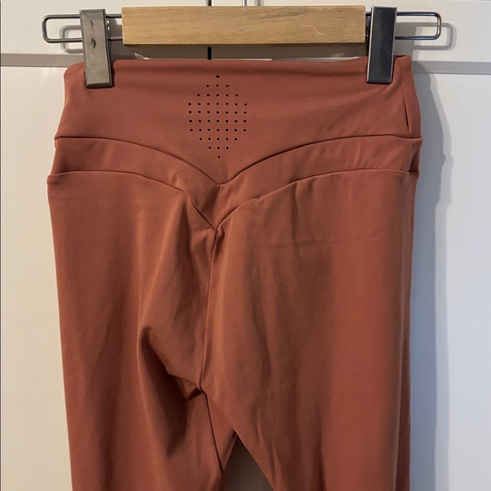 Gymshark Vital Seamless 2.0 Leggings – Size Small (Rose/Coral) - Picture 4 of 7